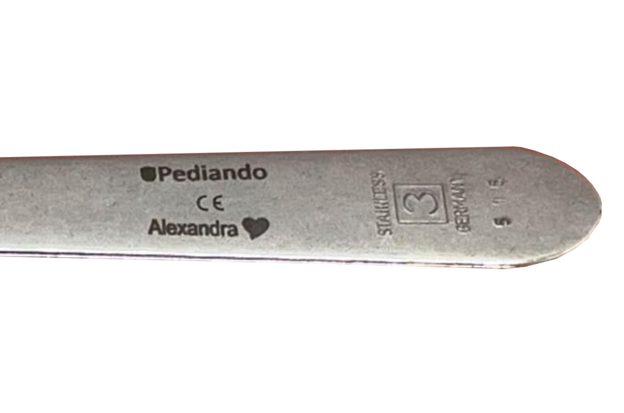 Ätzung Kundenname/Marke auf fabrikneuem Pediando®-Instrument